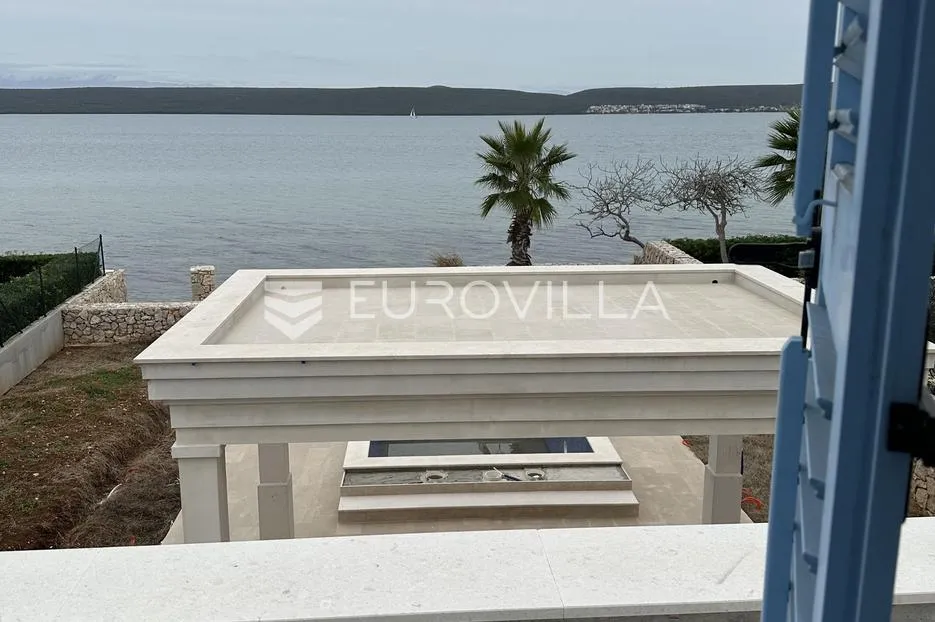 otok pašman, dobropoljana, klasična kamena vila u prvom redu do mora - slika 12