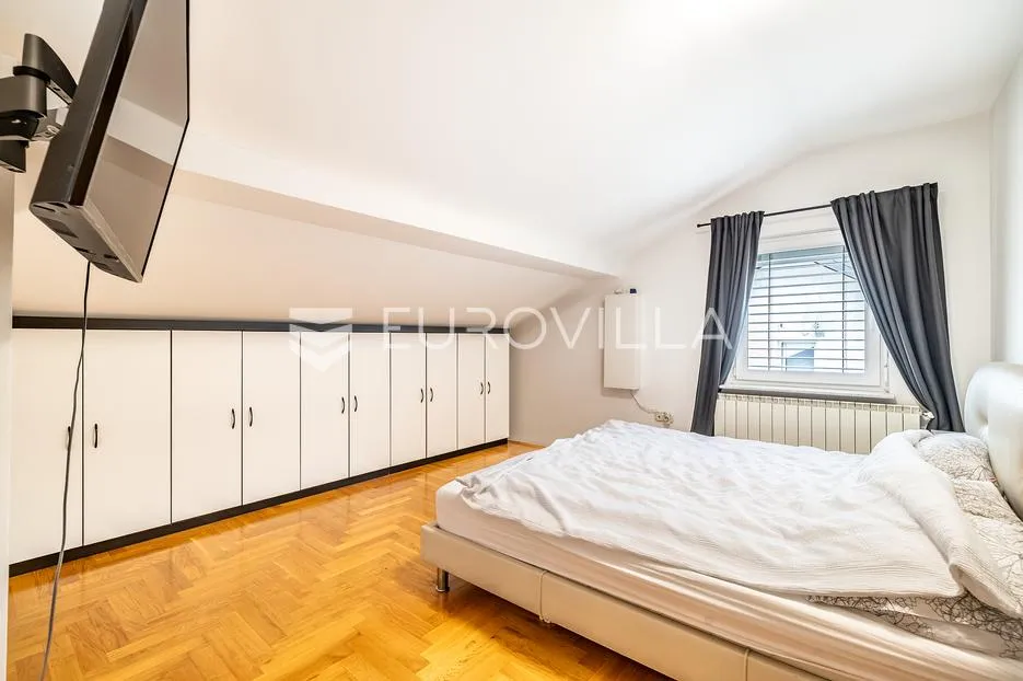 zagreb, sesvete, prekrasna obiteljska kuća 360 m² - slika 10