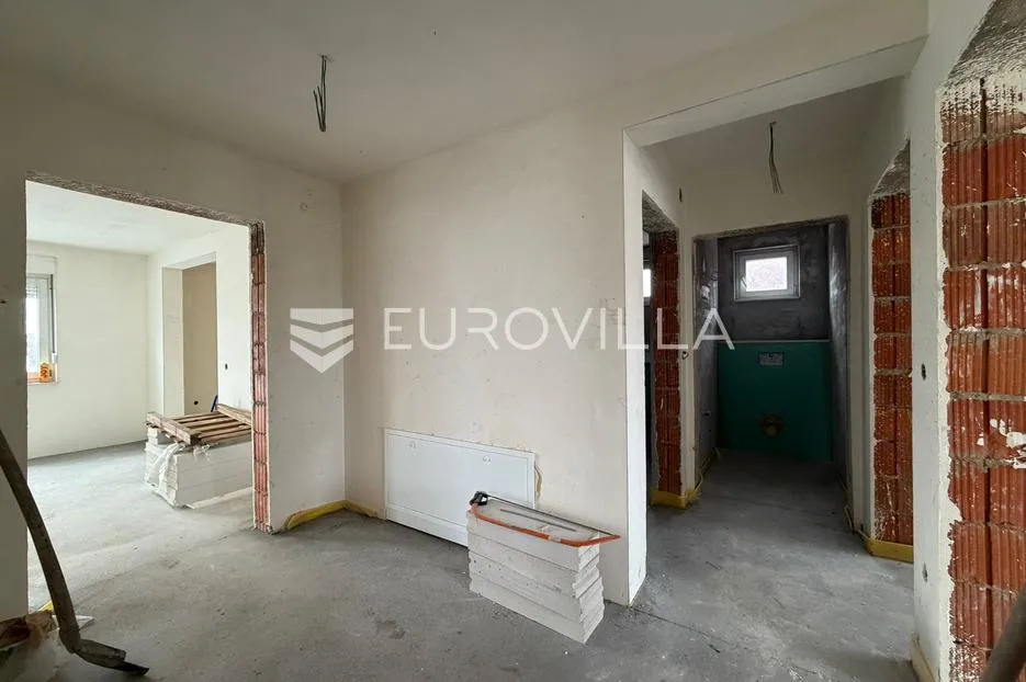 đakovo, dračice, moderan četverosoban stan na 1. katu urbane vile - slika 3