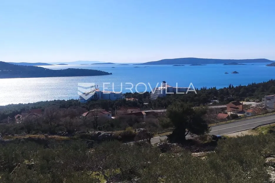 Trogir, Seget Donji, atraktivno građevinsko zemljište površine 3000 m² - Seget Donji, Seget
