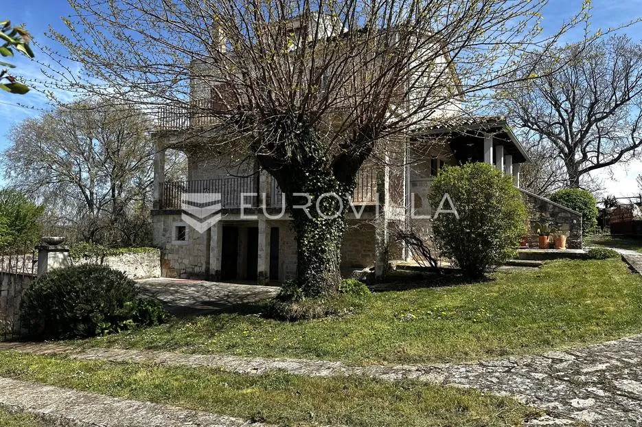 istra, višnjan, kamena vila s bazenom i očaravajućim pogledom na more - slika 19
