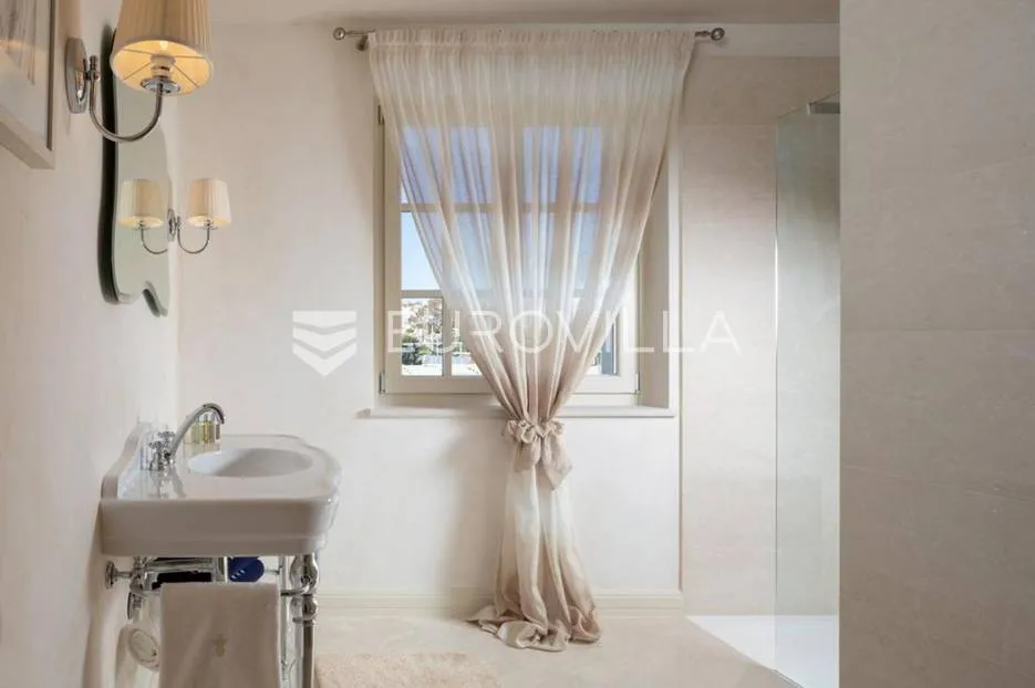 istra, vabriga, ekskluzivna, unikatna vila bezvremenske ljepote 338 m² - slika 9