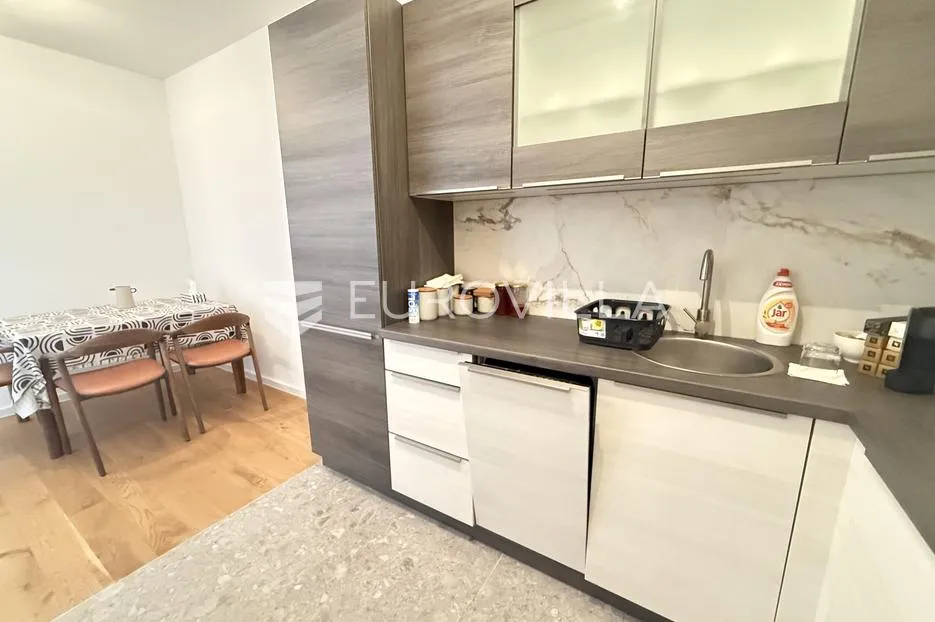 pula, centar, moderni i vrhunski dvosobni stan, 2. kat, 66.31 m², naktriven parking, lift, smart home - slika 7