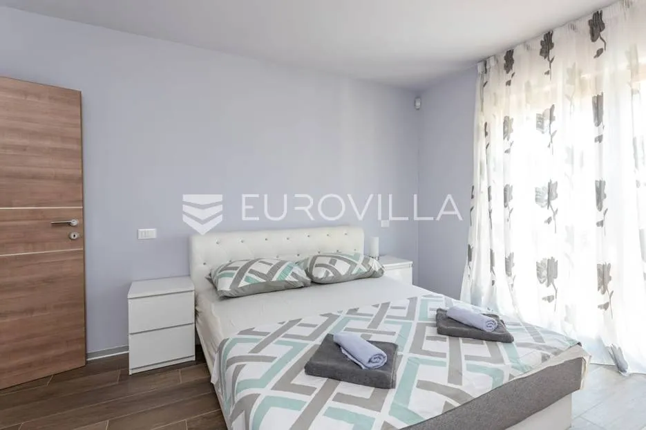 medulin, volme, luskuzni penthouse 200 m od mora - slika 8