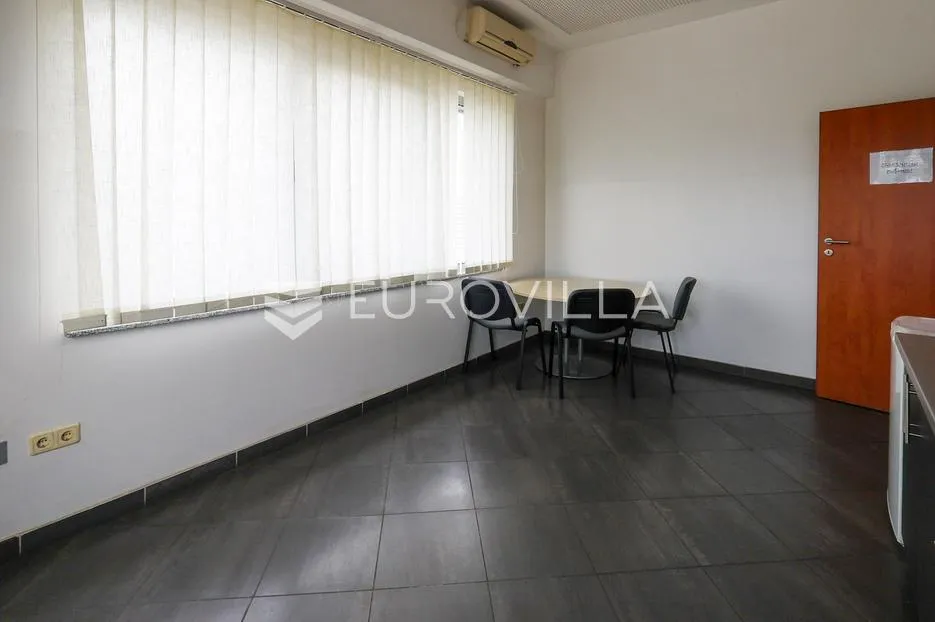 slavonski brod, industrijska zona, proizvodno, poslovna zgrada 1.250 m² - slika 10