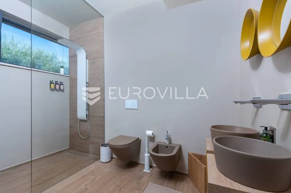 istra, umag, prekrasna vila s bazenom, 156 m² - slika 24