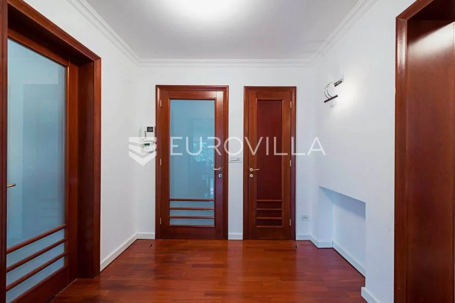 tuškanac luksuzna obiteljska vila 600 m² - slika 17
