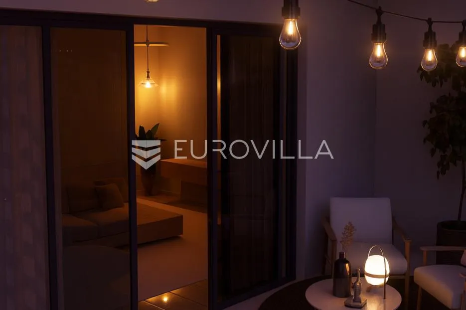kaštel stari, trosoban stan na drugom katu s tri lođe - slika 10