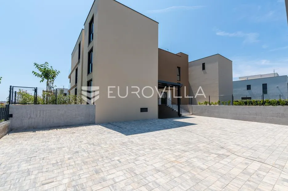 istra, novigrad, stan s 2 spavaće sobe na 1. katu 98 m² parkirno mjesto - slika 33