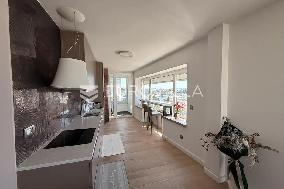 zadar, tiz, ekskluzivan penthouse s panoramskim pogledom na more, terasom, garažnim mjestom - slika 10