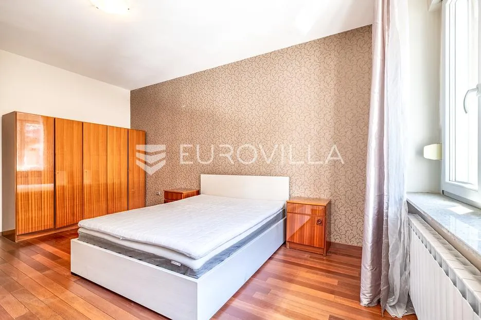 zagreb, martićeva ulica, uređen četverosoban stan površine 90 m² - slika 6