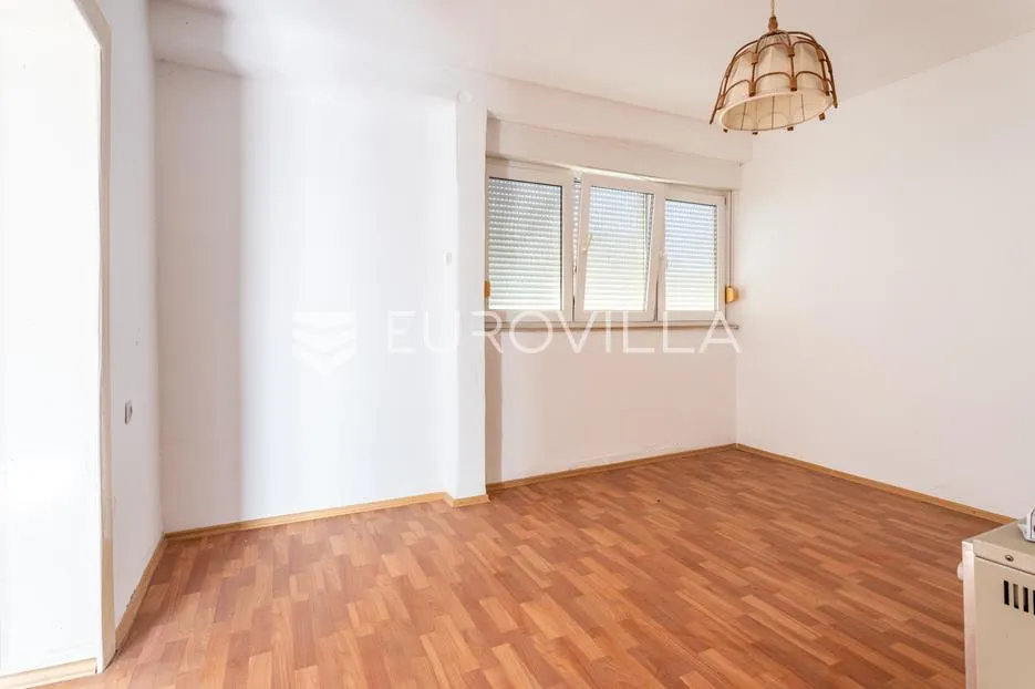 split, brda, stambena prizemnica površine 105 m2 - slika 7