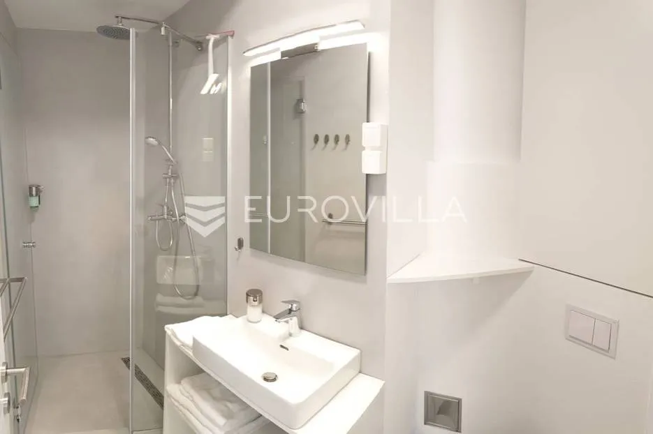 istra, rovinj, moderno renoviran stan s neto korisnom površinom od 49,05 m² u strogom centru - slika 11