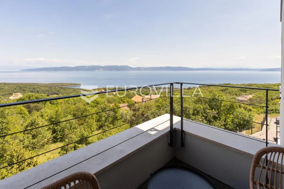 istra, okolica labina, prekrasna villa očaravajućeg pogleda na kvarner na izoliranoj lokaciji - slika 32