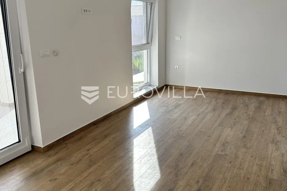 pašman, neviđane, moderna kuća u novogradnji s tri odvojena stana prvi red uz more - slika 16