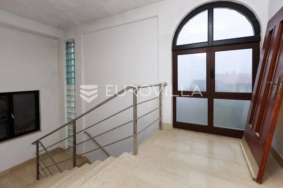 rijeka, hosti, južno orijentiran stan 120 m² potkrovlje 150 m², pogled na more - slika 27