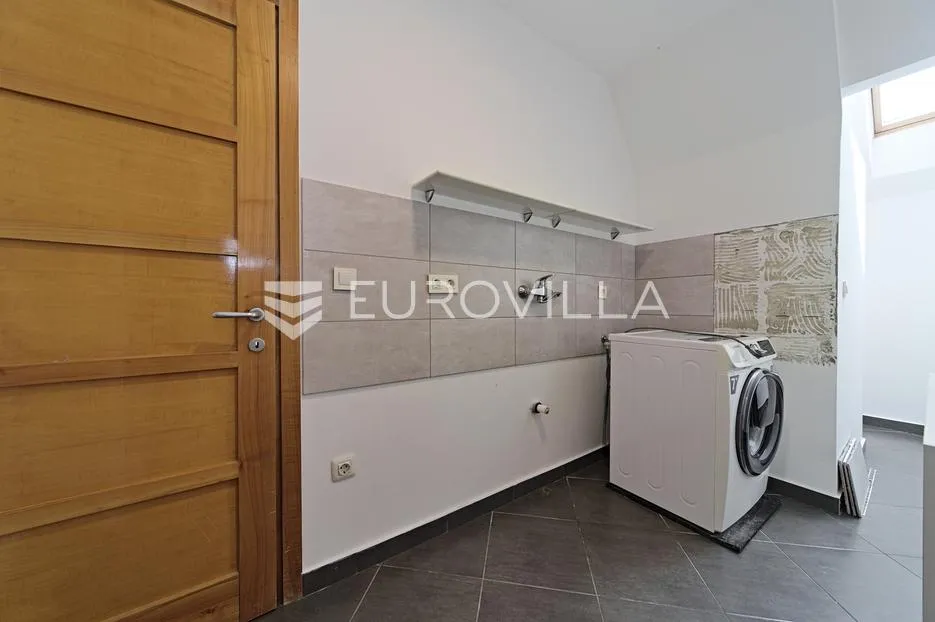osijek, gornji grad, najam, dvoetažni stan uredi 243 m² zatvorenog prostora - slika 17