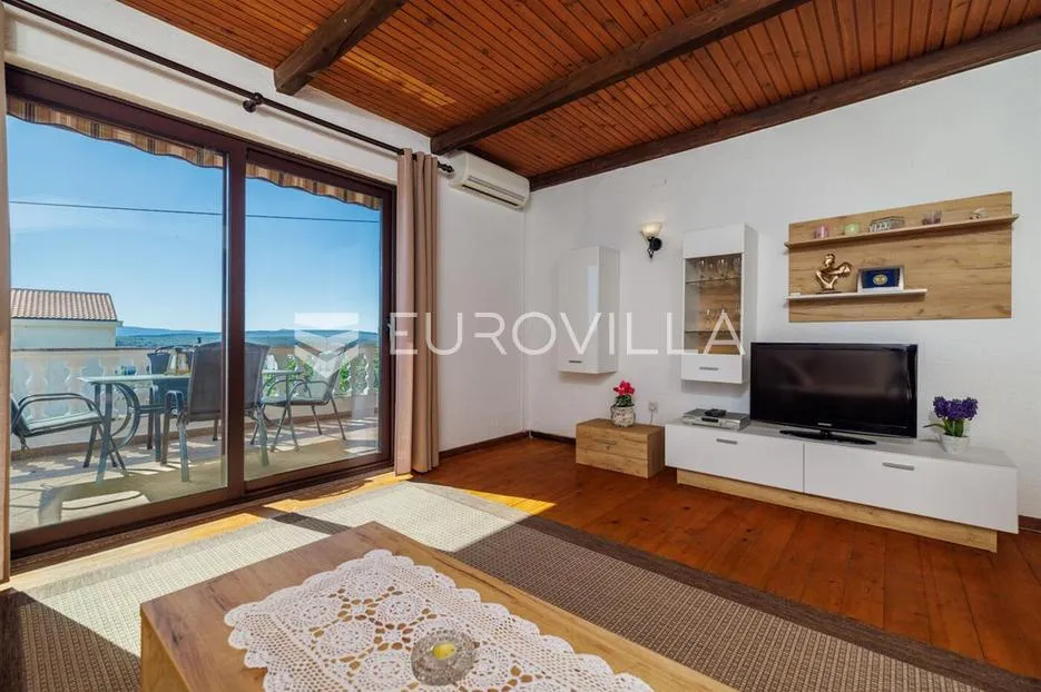 krk, punat, samostojeća kuća s dva apartmana po 100 m², studio apartman, bazen, garaža, sauna - slika 26