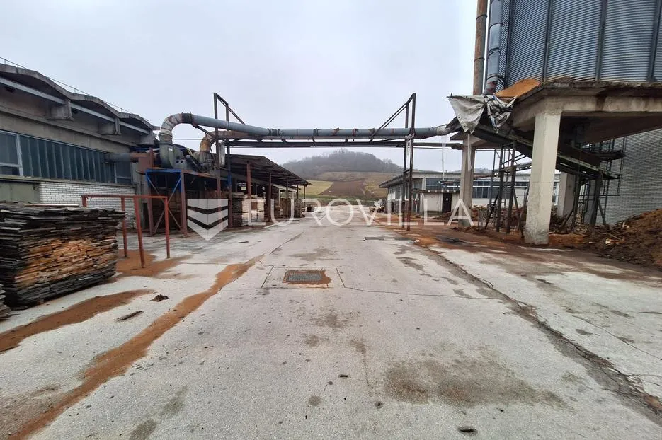 vojnić, proizvodna hala i skladište 9000 m² na parceli od 25000 m², višenamjenska mogućnost - slika 11