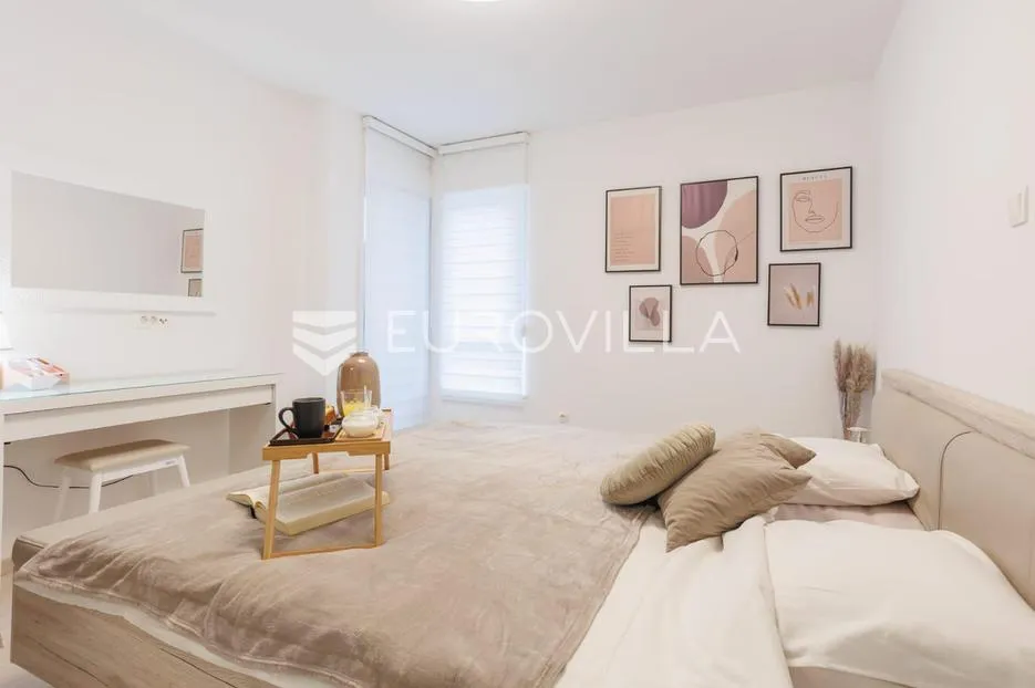 podstrana, strožanac, prekrasan dvoetažan penthouse - slika 11
