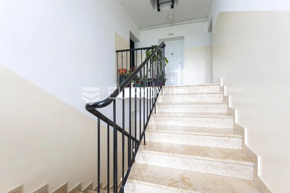 slavonski brod, naselje andrija hebrang stan 46,28 m² - slika 11