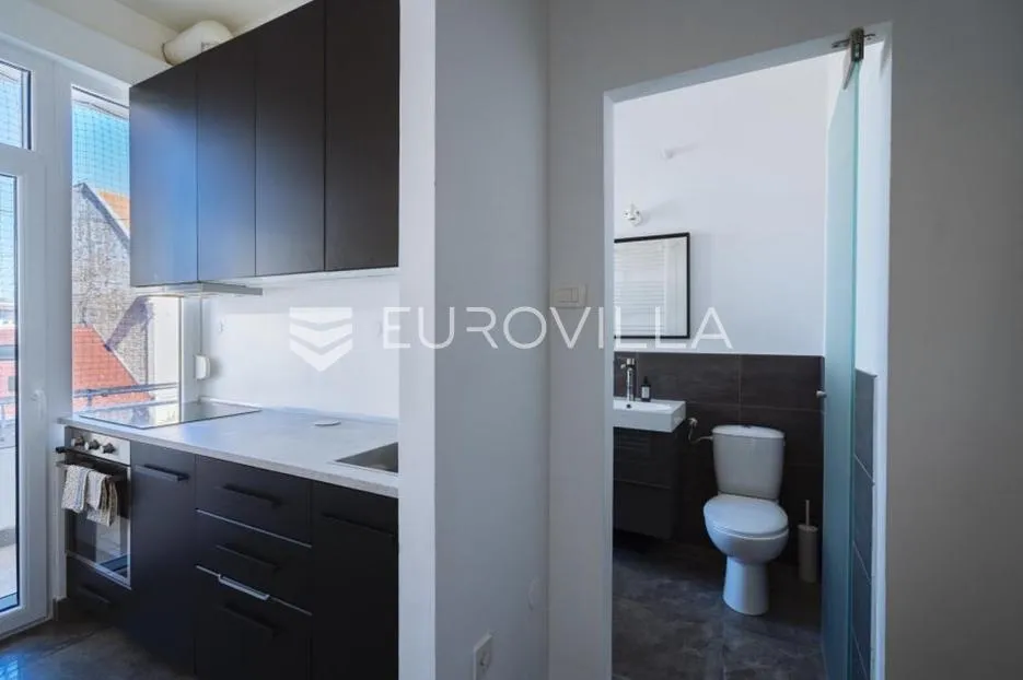 osijek, centar, iznajmljuje se dizajnerski stan površine 40 m² - slika 18
