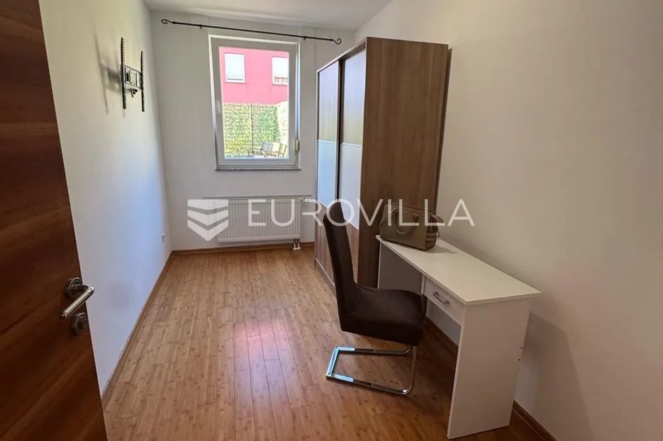 rijeka, škurinje, iznajmljuje se trosoban stan 75 m², terasa, pogled na more, garaža - slika 4