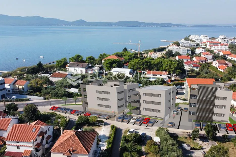 zadar, sukošan, dvoetažni stan s krovnom terasom i pogledom na more - slika 1