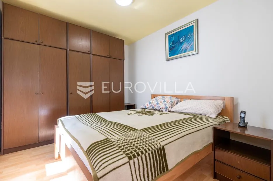 split, varoš, jednosoban stan 40 m² s dodatnih 11 m² prolaza - slika 7