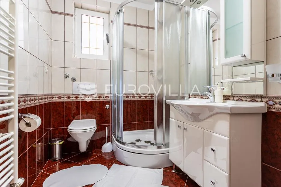 primošten, prekrasna villa sa velikim bazenom - slika 5