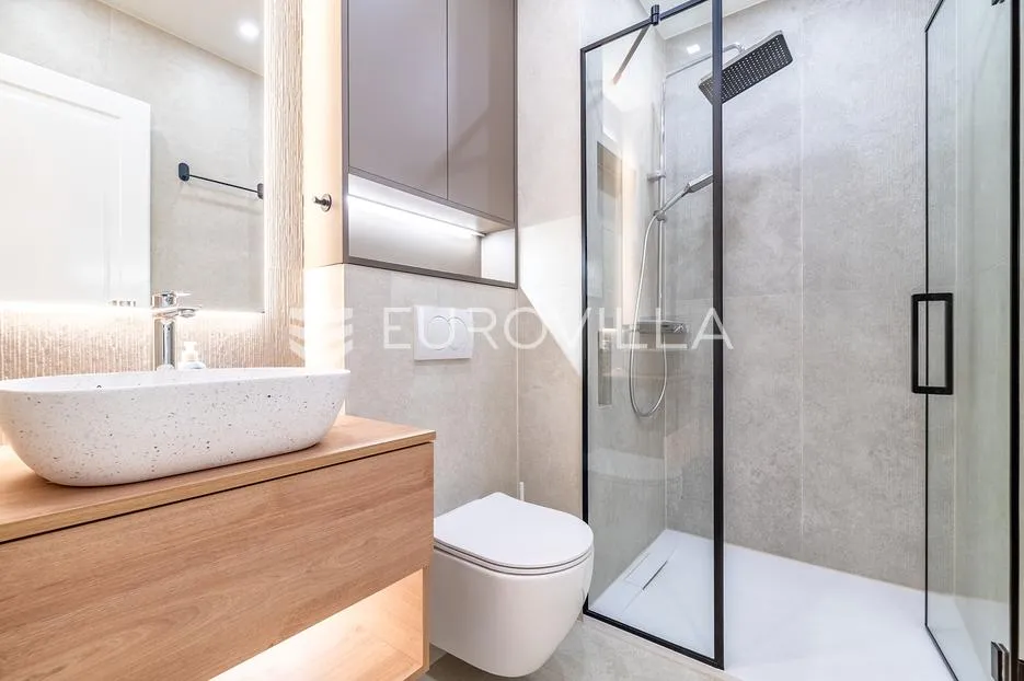 zagreb, kvatrić, komforan trosoban stan 68 m², prvi najam - slika 7