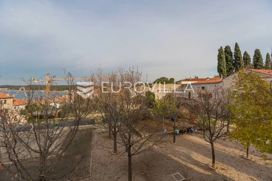 istra, rovinj, predivna kuća od 75 m² u centru grada s pogledom na more - slika 24