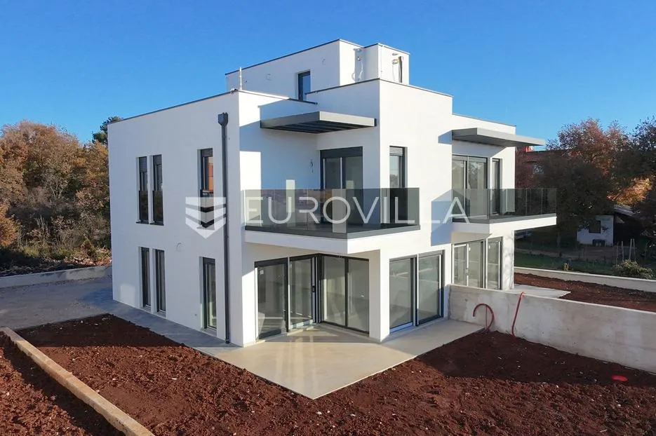 Istra, Novigrad, NOVOGRADNJA, dvojna kuća 500 m od mora - Brtonigla