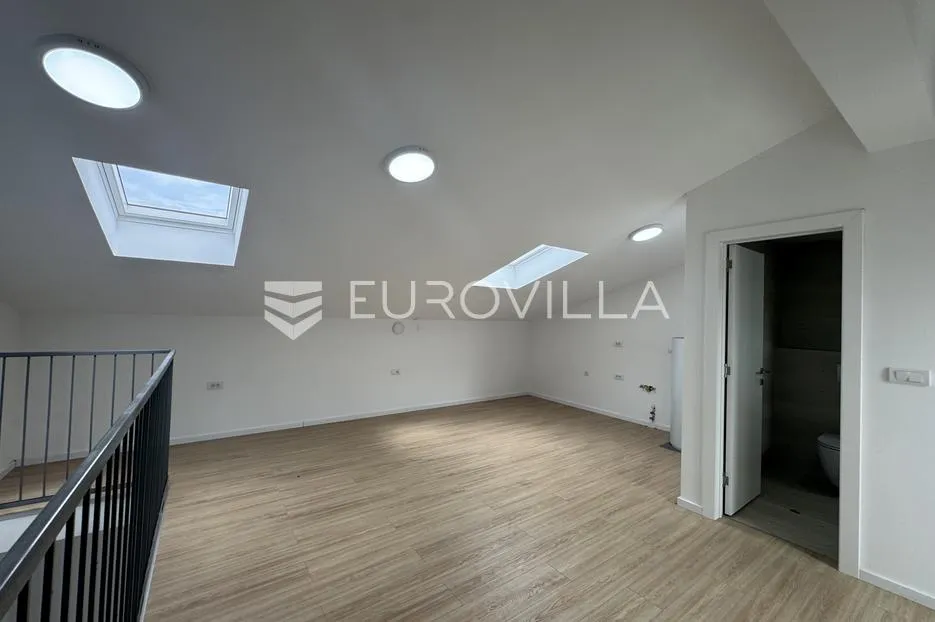 istra, poreč, dvojna kuća 168 m² s 4 spavaće sobe i 3 parkirna mjesta - slika 24