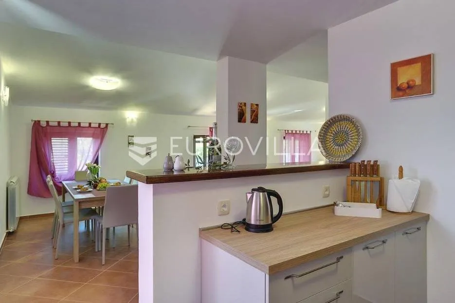 pula, valdebek, samostojeća kuća s bazenom i lijepom okućnicom, 386 m² - slika 18