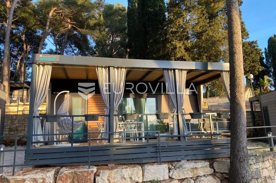 Istra, Rovinj, moderne mobilne kućice 32 m² i terasa 28 m²
