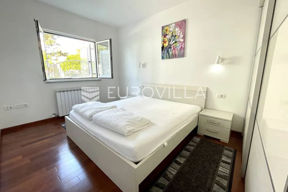otok rab, barbat, predivna apartmanska vila - slika 9