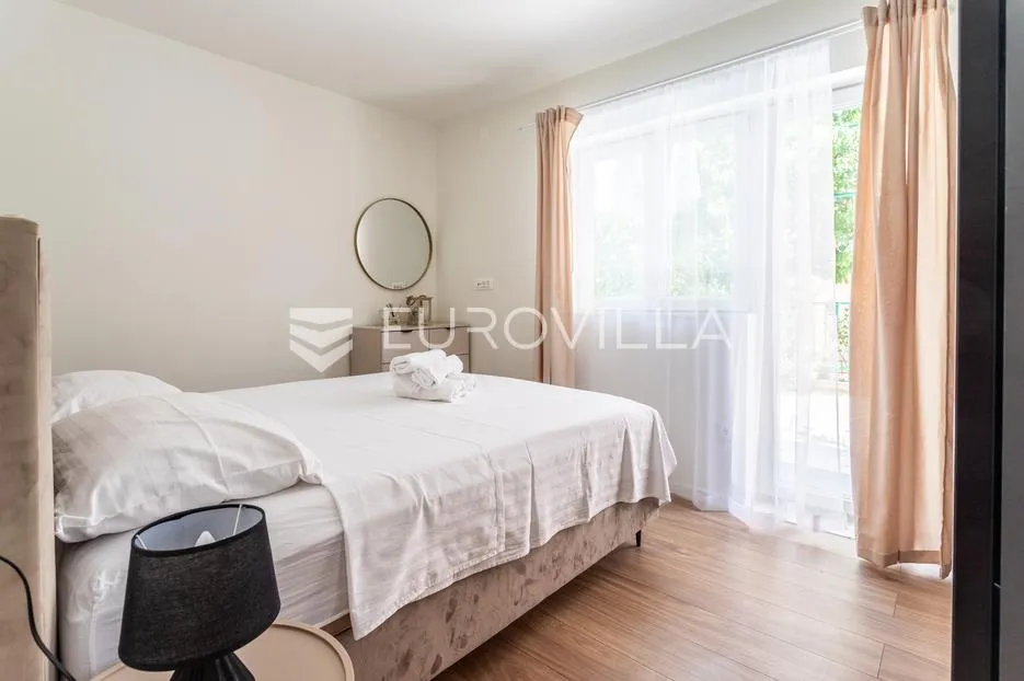 kaštel novi, novouređen dvosobna stan - slika 9