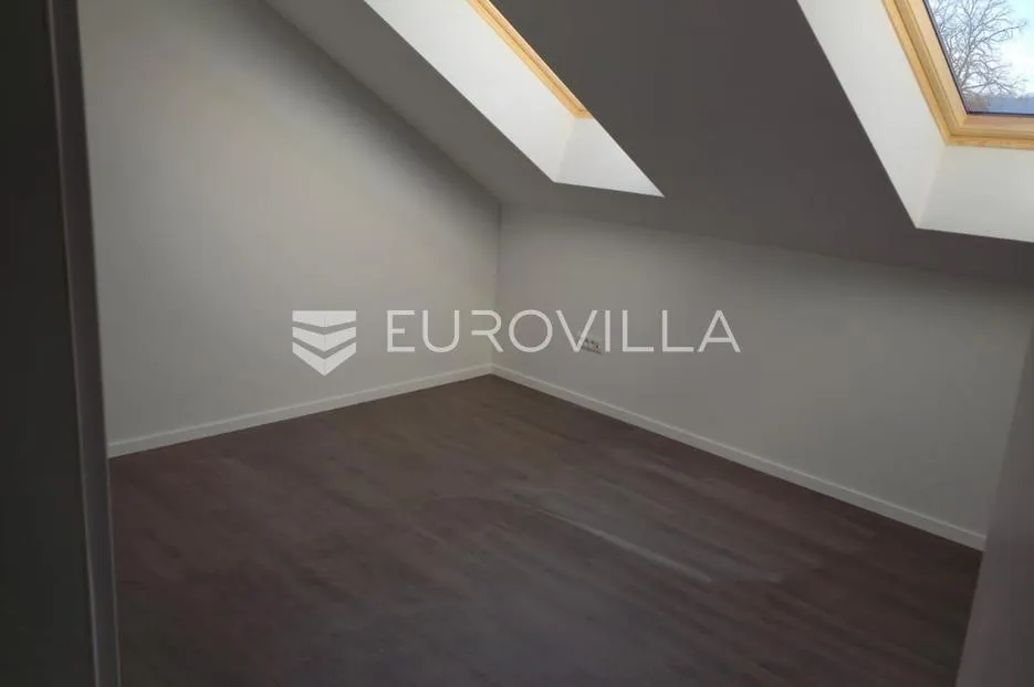 karlovac, zvijezda, poslovni prostor 51 m², novouređen, centar grada - slika 4