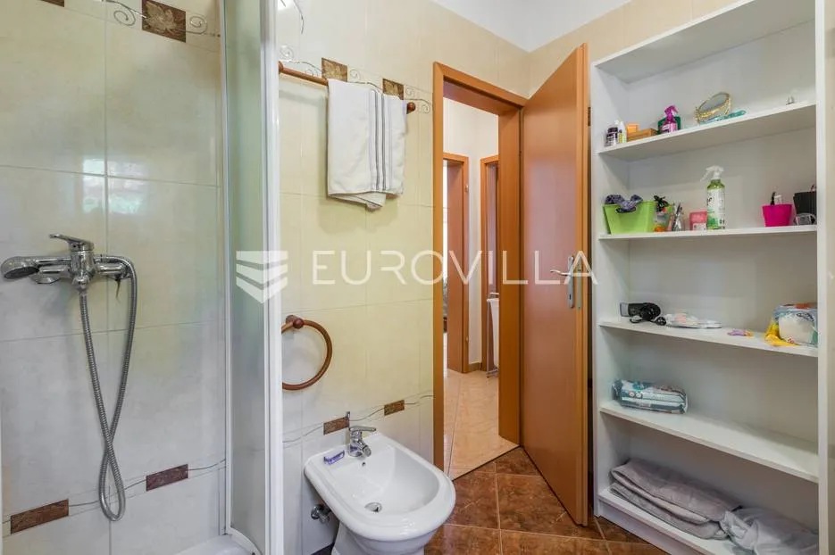 istra, rovinj, stan u prizemlju s velikom konobom u podrumu 89 m2 - slika 11
