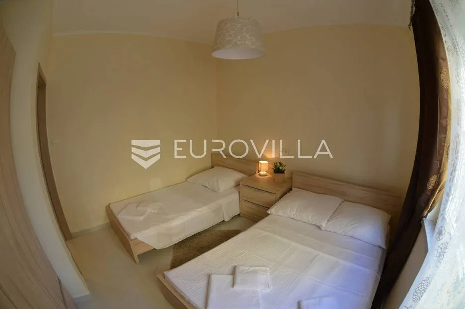 medulin, samostojeća kuća s tri apartmana nkp 240 m2 i pogledom more - slika 19