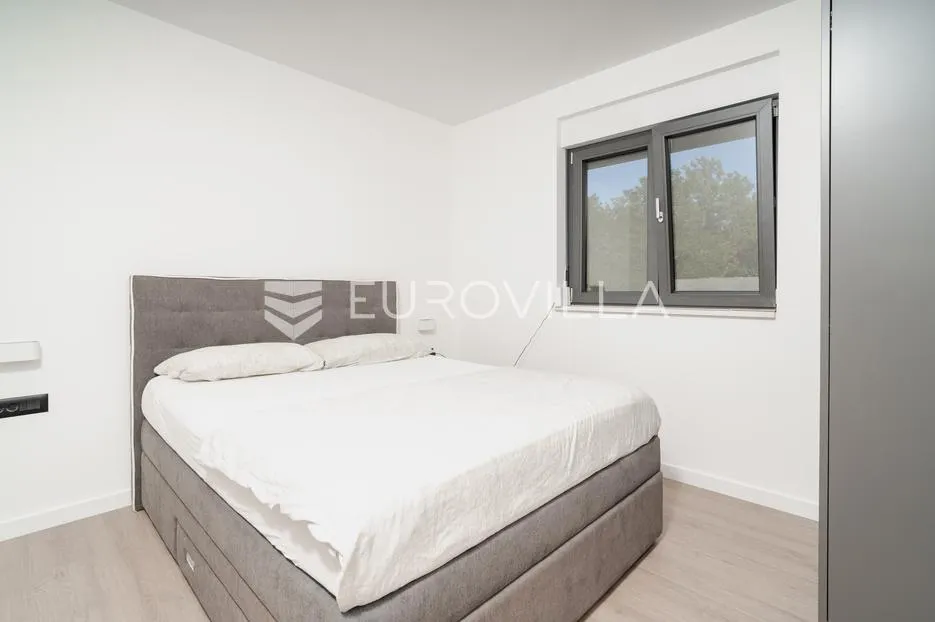 zadar, privlaka, dvosoban stan s vrtom, 83,47 m² - slika 10