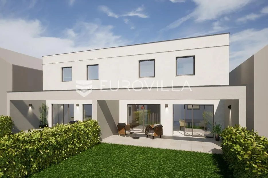 Slavonski Brod, Kolonija, četverosoban dvoetažni stan s vrtom, 163,32 m²