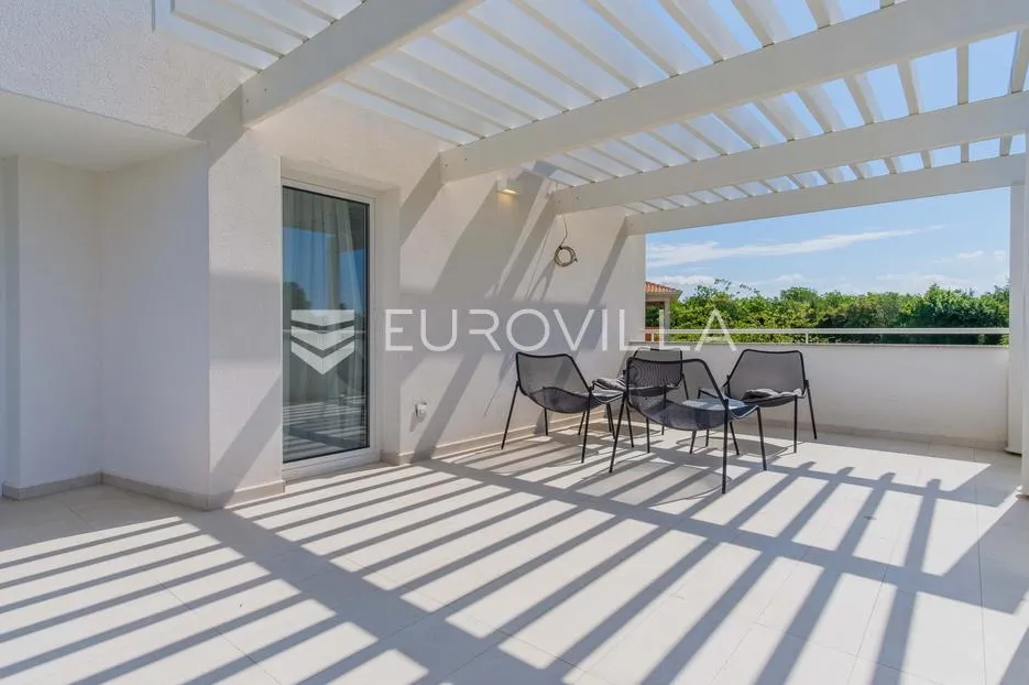 istra, funtana, moderna vila 180 m² s bazenom i privatnim parkingom - slika 18