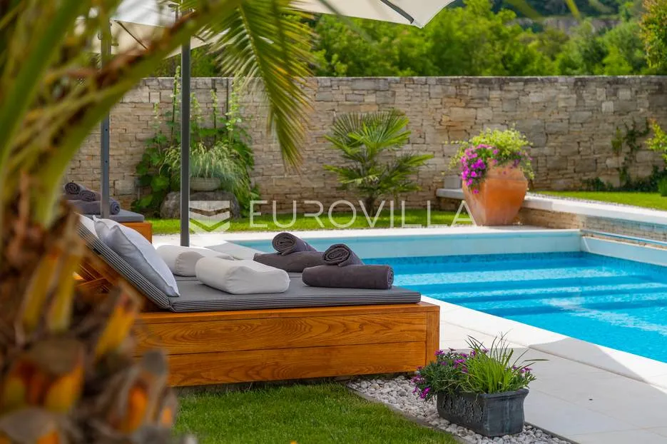 rovinj, rovinjsko selo, prekrasna villa s wellnessom i bazenom, 224 m² - slika 22