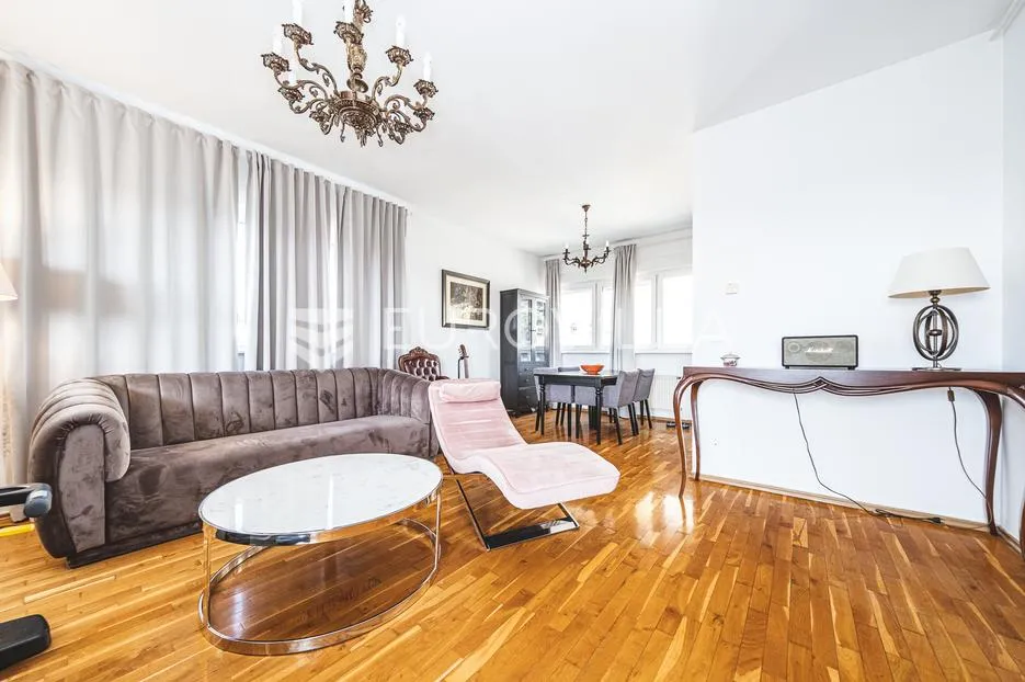Zagreb, Ilica/Vrapče trosoban penthouse 107 m² s prekrasnim pogledom, parking