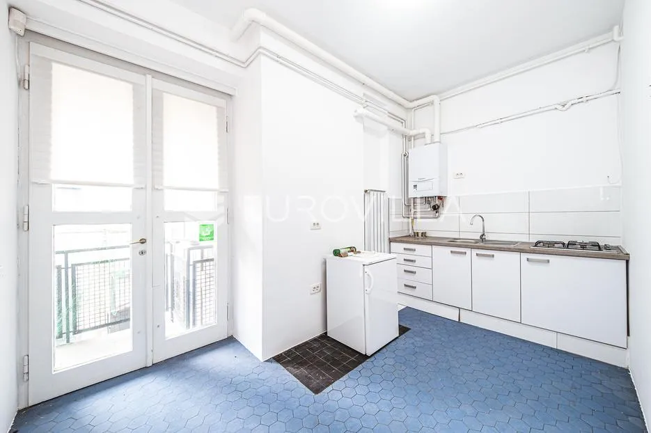 zagreb, trg bana josipa jelačića, vrhunski poslovni prostor 138,80 m² - slika 13