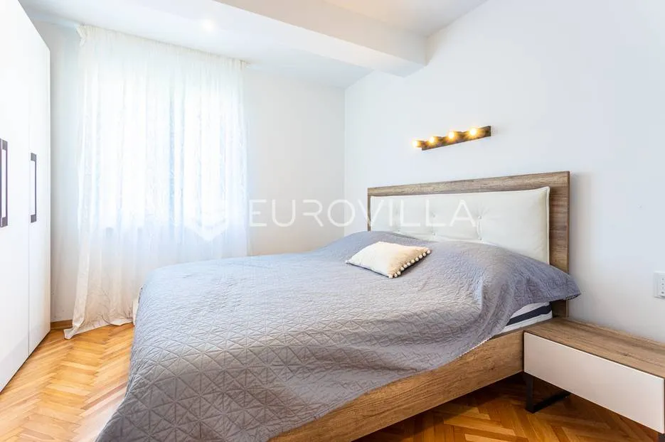 split, bol, moderan penthouse, 4 spavaće sobe - slika 12