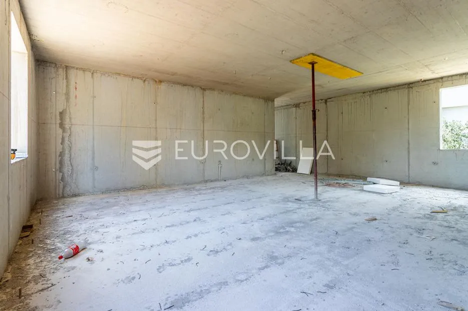kaštel gomilica, komforan trosoban stan s vrtom - slika 5