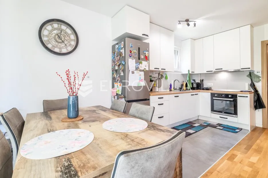 zagreb, dugave, trosoban stan 71 m² s vrtom - slika 3